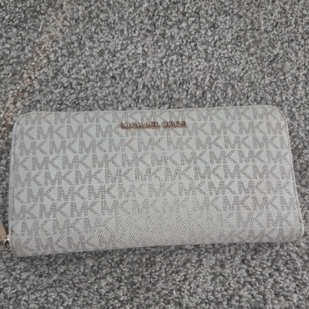 Michael Kors Monogram Silver Wallet